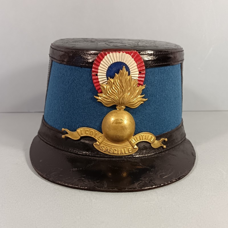 SHAKO DE L'ECOLE MILITAIRE DE ST CYR ESM ECOLE SPECIALE MILITAIRE FABRICATION DES ANNEES 1940-1950 TAILLE 57-58